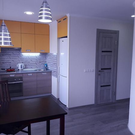 Apartmens Near Metalist Leilighet Kharkiv Eksteriør bilde