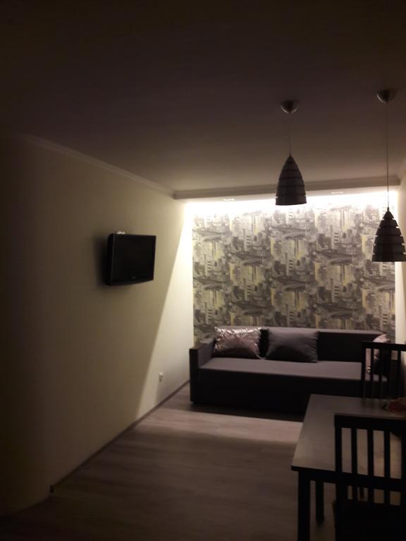 Apartmens Near Metalist Leilighet Kharkiv Eksteriør bilde